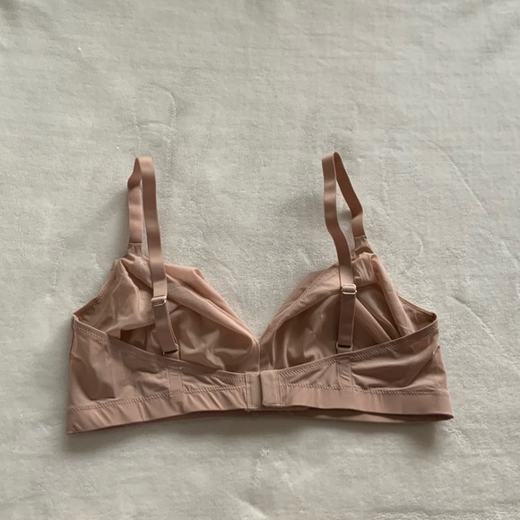 HANRO Smooth Illusion Soft Cup Bra - Picture 6 of 13